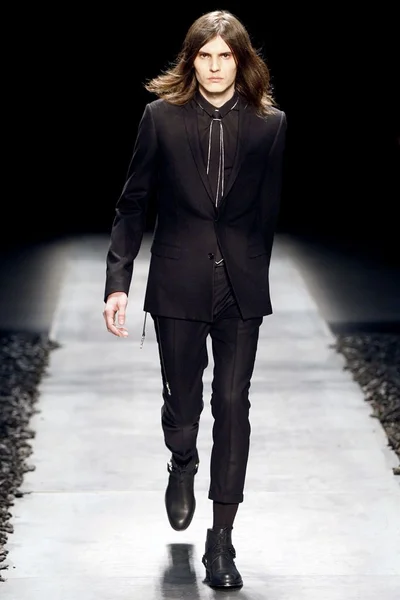 Look 1